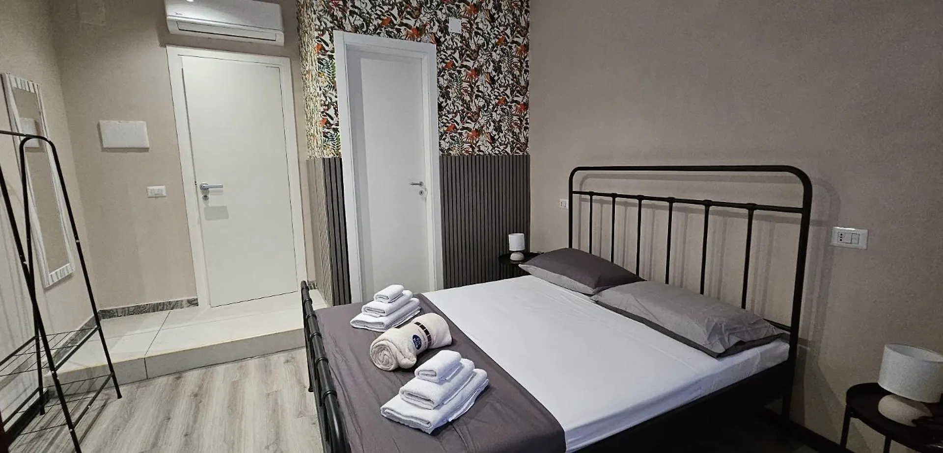 Flower Rooms Naples