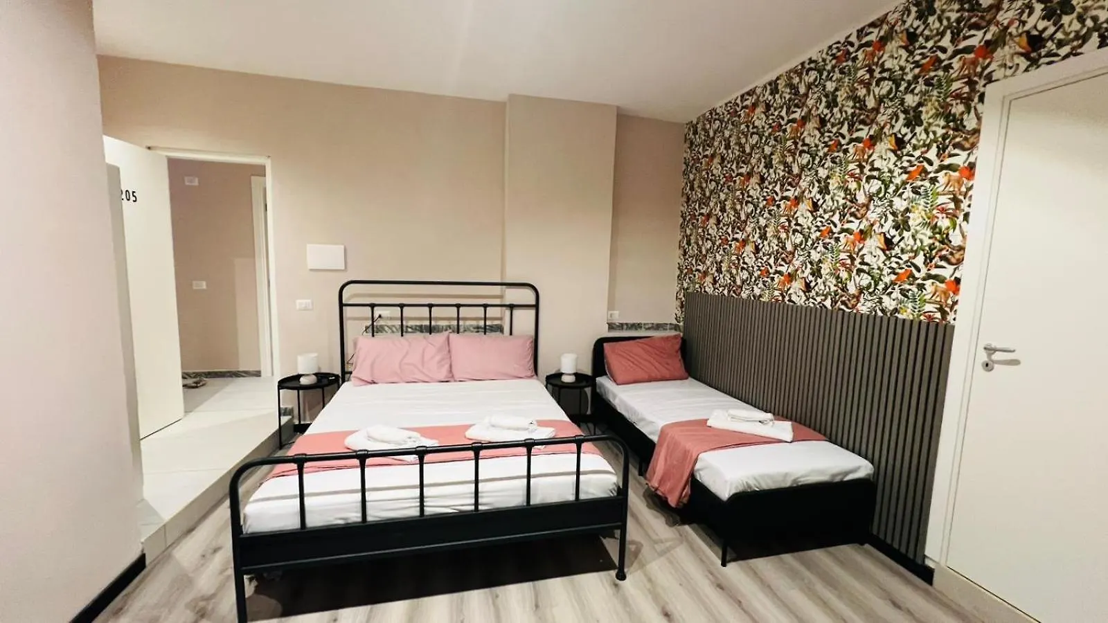 Flower Rooms Naples Guest house