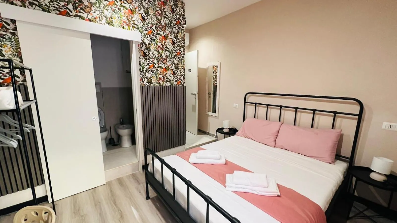 Flower Rooms Naples