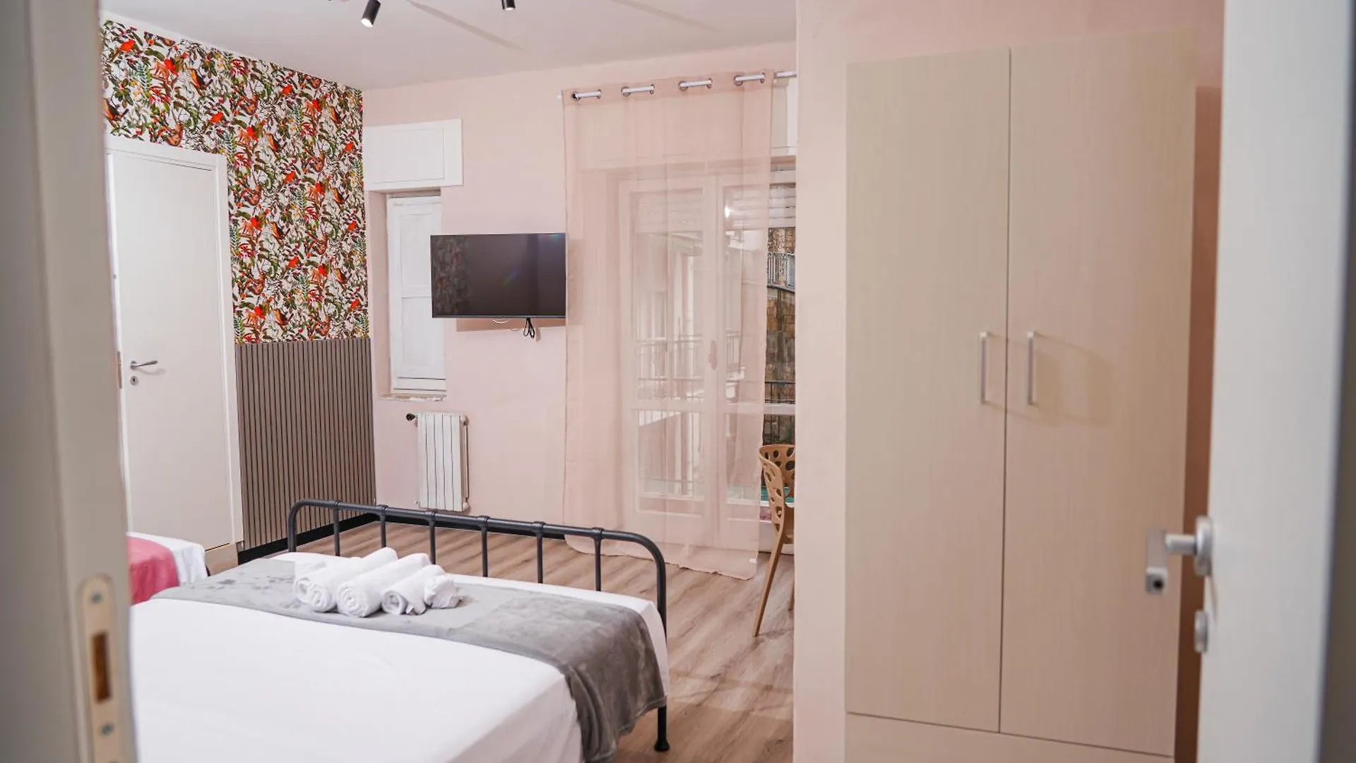 Flower Rooms Naples Guest house